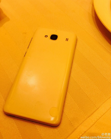 Image allegedly showing the back of Xiaomi&#039;s new budget phone - Xiaomi&#039;s upcoming budget smartphone leaked by China Mobile executive; specs and photo included