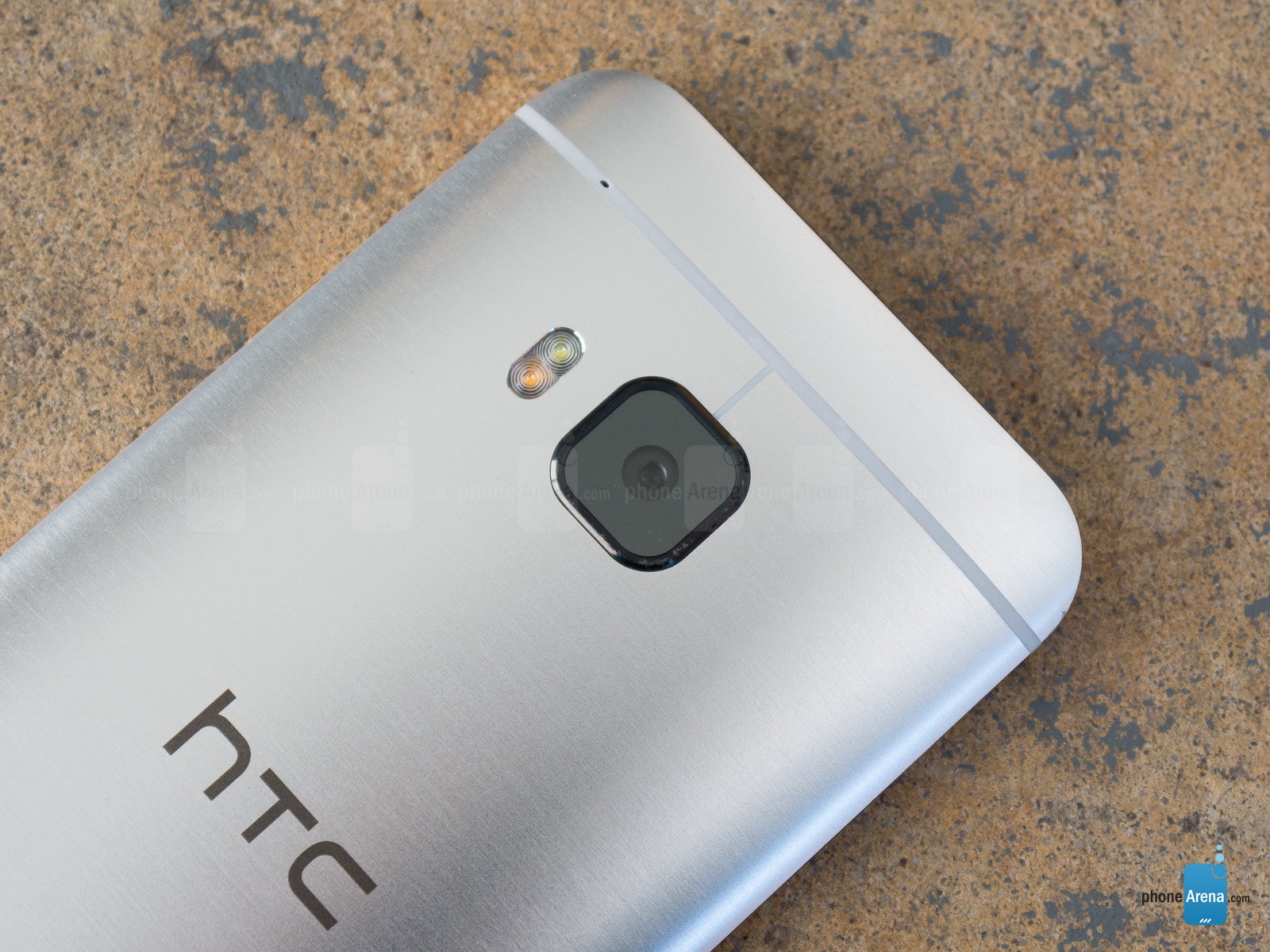 HTC One M9 - square pixels are not hip. - Evolutionary changes - how 2015&#039;s Android flagships pushed innovation without being revolutionary