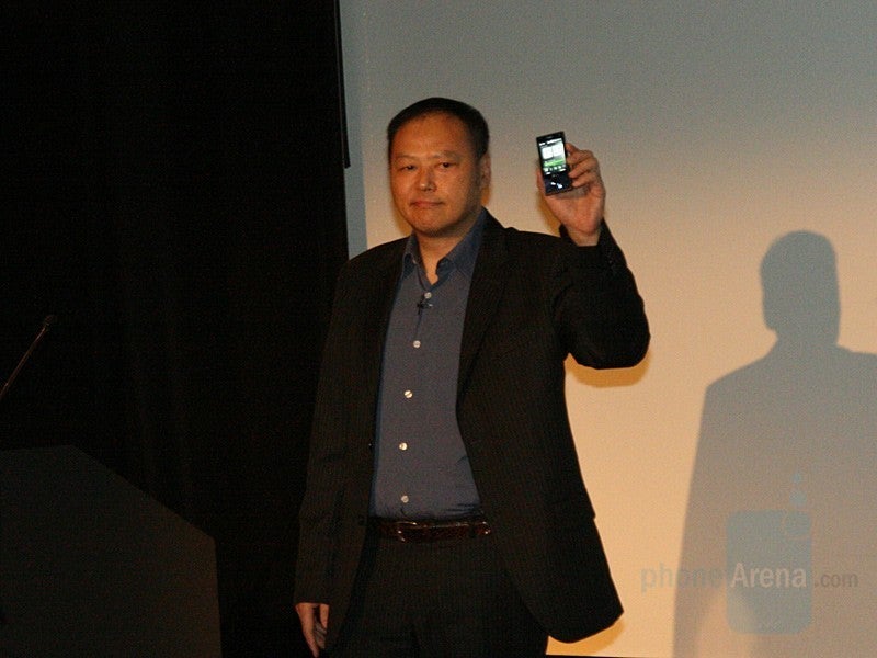Peter Chou with the HTC Touch Diamond in London - History of HTC