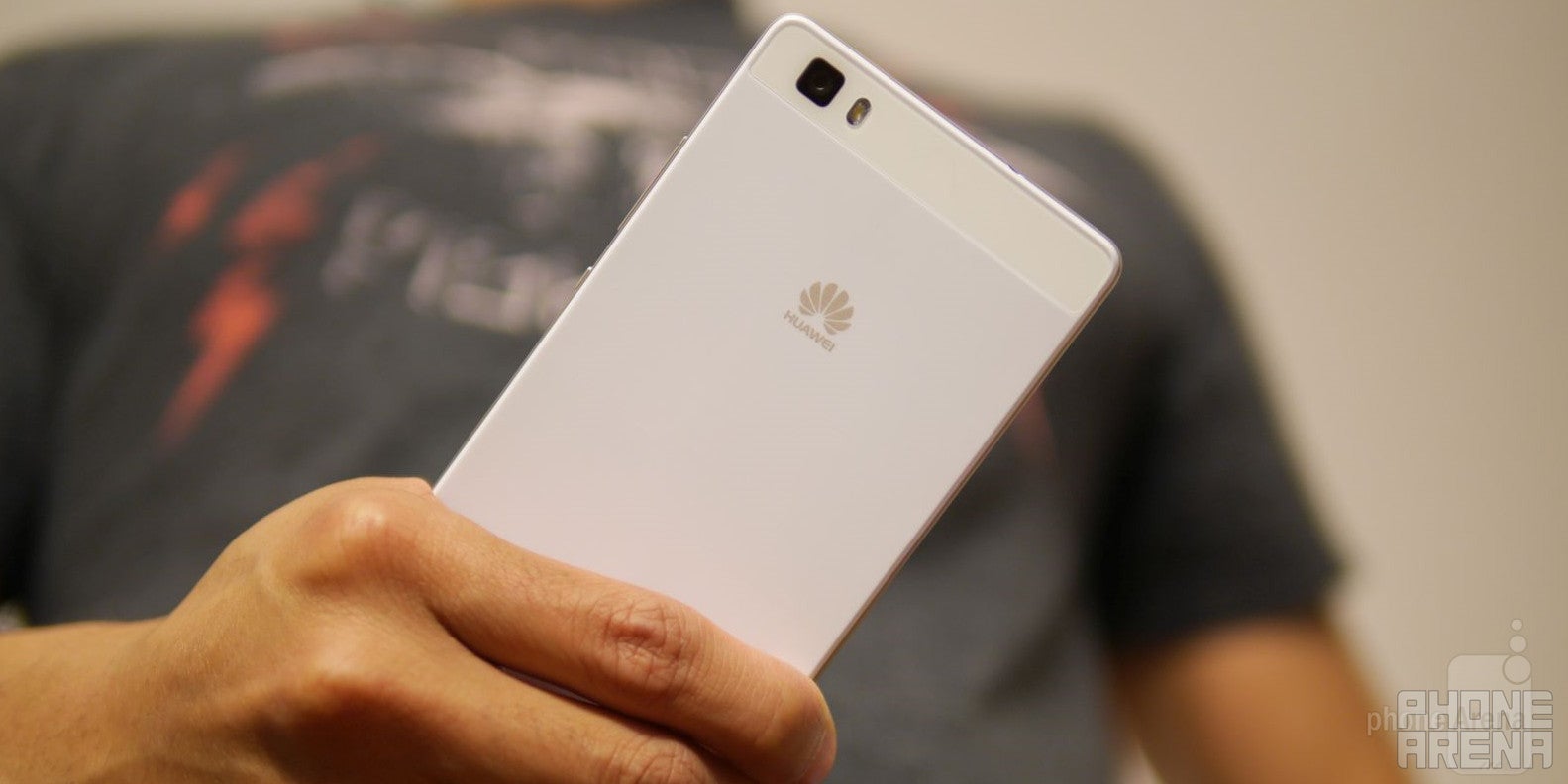 Huawei P8 Lite hands-on