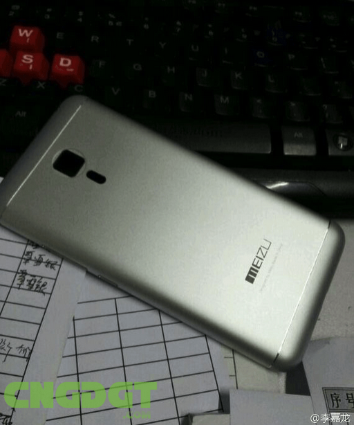 Leaked image of the Meizu MX5&#039;s back side - Back cover of the upcoming Meizu MX5 shows off a premium metallic look?