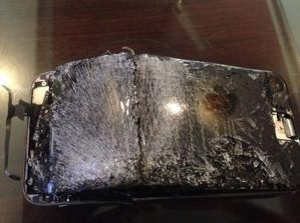Apple iPhone 6 turns into a hand granade - Apple iPhone 6 explodes in India; owner escapes injury