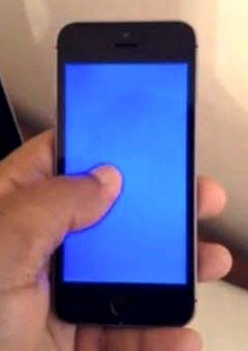 Some T-Mobile branded iPhones are experiencing a blue screen before restarting - Some T-Mobile branded iPhones are suffering from blue screens and random restarts