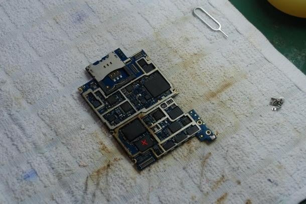 iPhone 3G gets unlocked, Vietnamese style