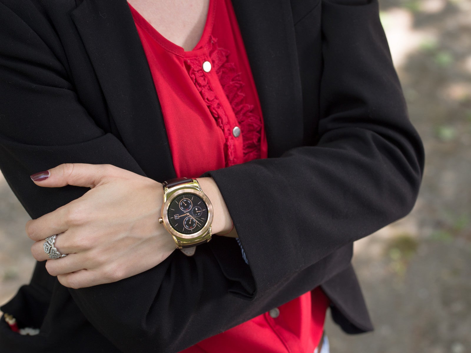 The LG Watch Urbane is a stylish timepiece, although its design might not appeal to ladies - H1 2015 in review: Best smartwatches