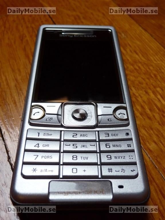 Sony Ericsson C510 appears in hi-quality spy photos