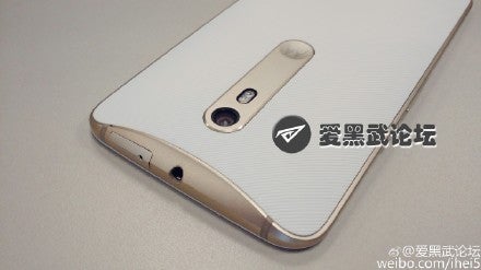 Motorola Moto X purported white and gold color option - The Moto X (2015) might also be available in a stylish new white & gold color combo