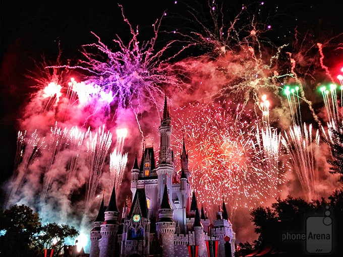 Last time's winner - Ross Cavalieri - LG G2The fireworks show finale at Disney World in Florida - 10 great images captured with smartphones #109 (Lazy summer sun edition)