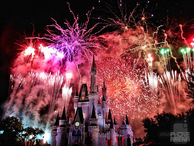 Last time's winner - Ross Cavalieri - LG G2The fireworks show finale at Disney World in Florida - 10 great images captured with smartphones #109 (Lazy summer sun edition)