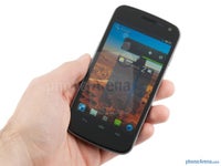 Samsung-Galaxy-Nexus-Review-Design-03