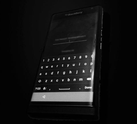 This image allegedly showing the BlackBerry Venice, includes the virtual keyboard - Another picture of the eagerly awaited BlackBerry Venice surfaces