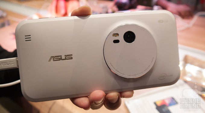 Asus ZenFone Zoom hands-on: 3x optical zoom at your fingertips