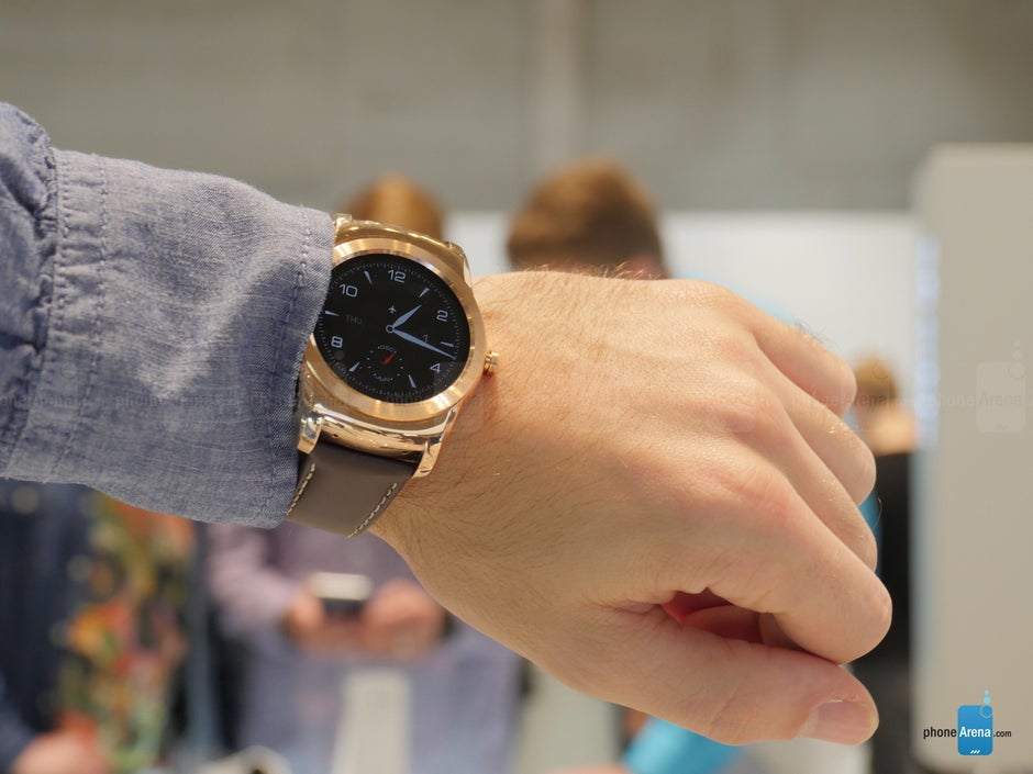 Samsung Gear S2 vs LG Watch Urbane: first look