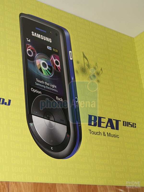 Billboards show the Samsung BEAT DISC music phone