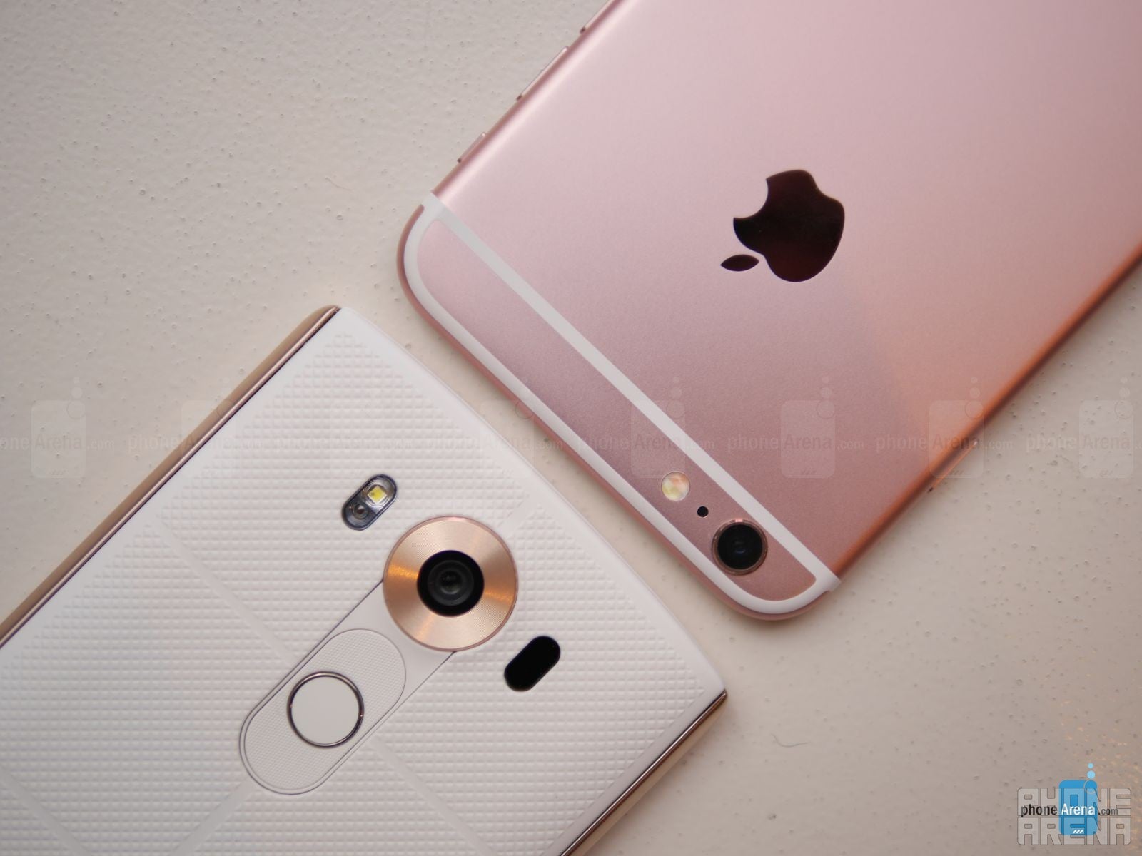 LG V10 vs Apple iPhone 6s Plus: first look