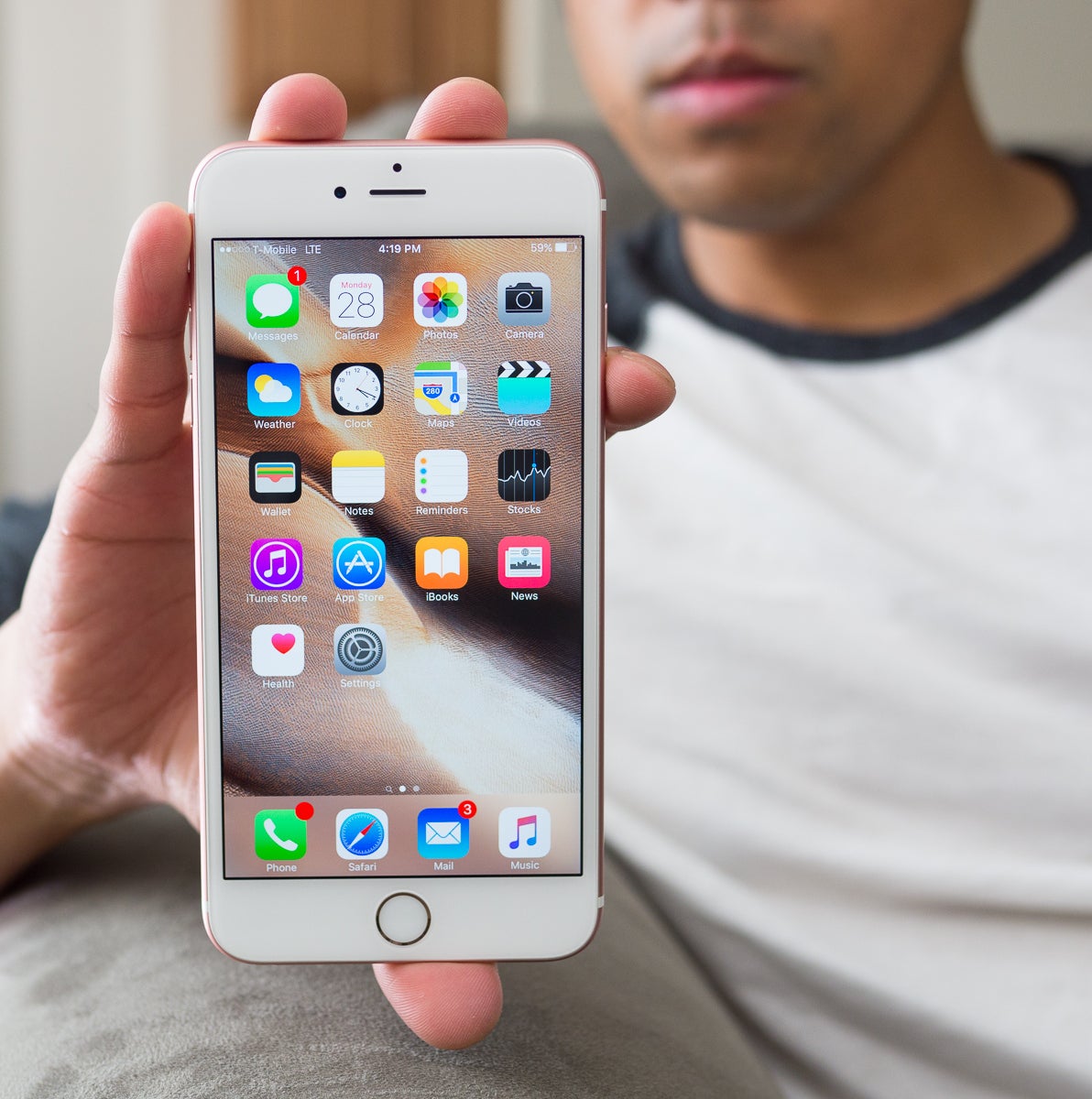 PhoneArena writers' thoughts on the Apple iPhone 6s and 6s Plus: here are our impressions