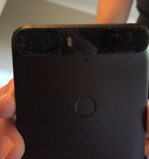 The rear glass on the Nexus 6P is cracking spontaneously - Back glass on Nexus 6P shattering spontaneously