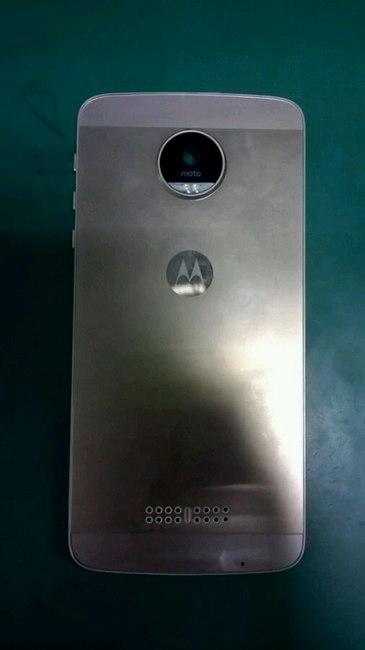 Moto X 2016 prototype - Alleged metal Moto X 4th gen prototype leaks, Motorola may be playing with multimedia fire