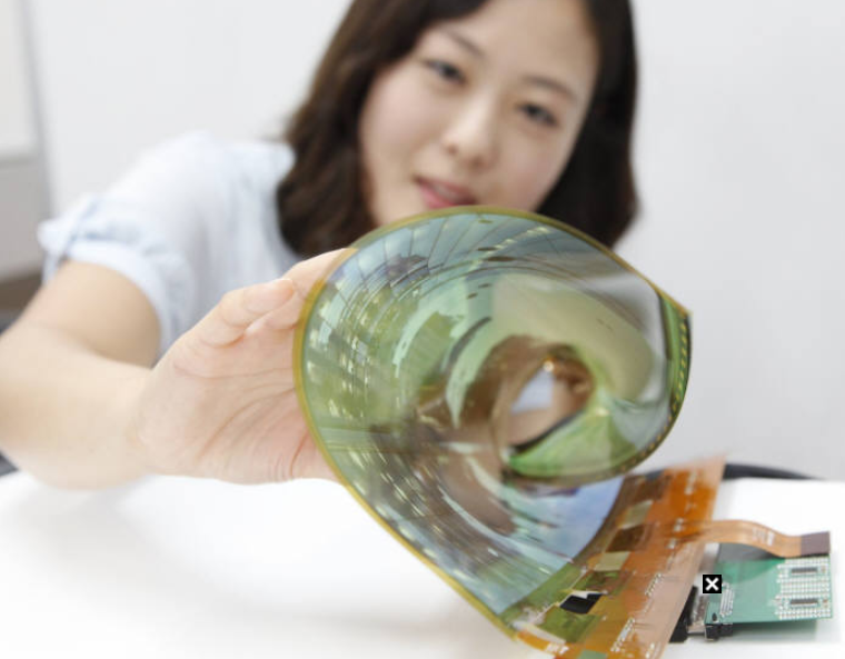 LG's flexible OLED screen - Report: LG and Samsung to supply Apple with OLED screens for the iPhone