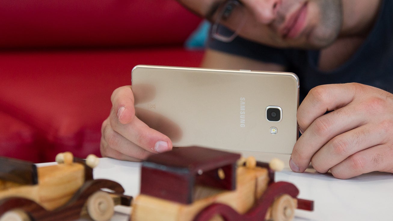 Samsung Galaxy A7 (2016) vs Galaxy A5 (2016) vs Apple iPhone 6s: quick camera comparison
