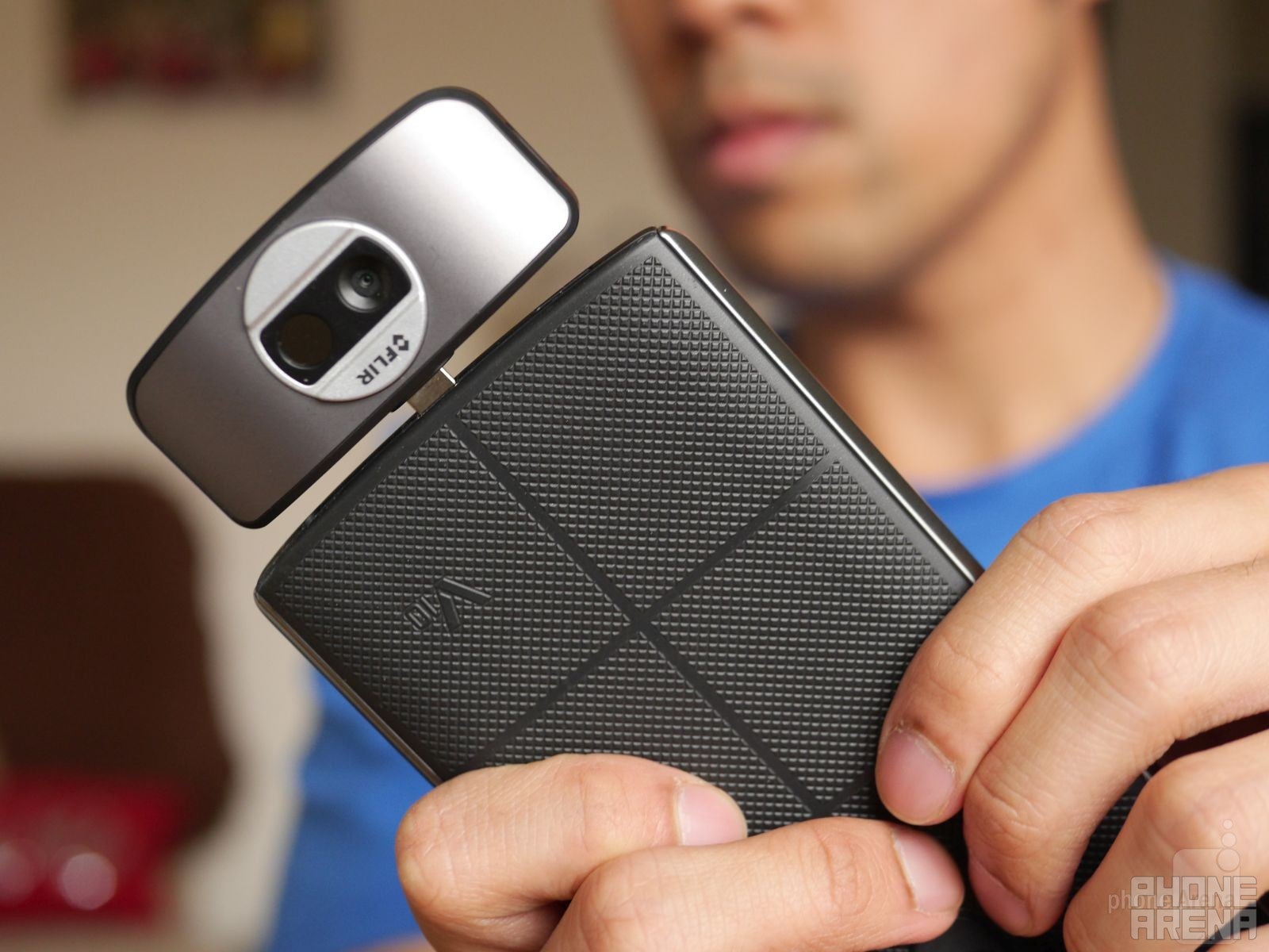 Battle of the thermal imaging cameras: FLIR ONE vs Seek Thermal Compact