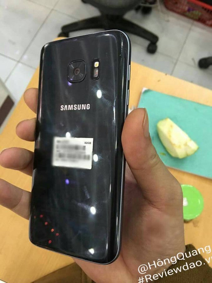 Samsung Galaxy S7 finally seen in the flesh, many details seemingly confirmed