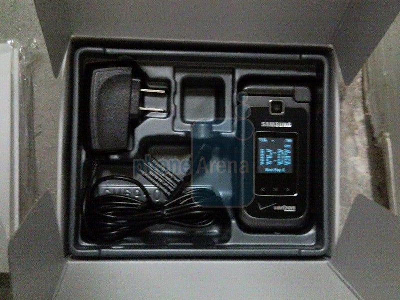 Live images of the Motorola Rival а455 and Samsung Alias 2 U750 ...