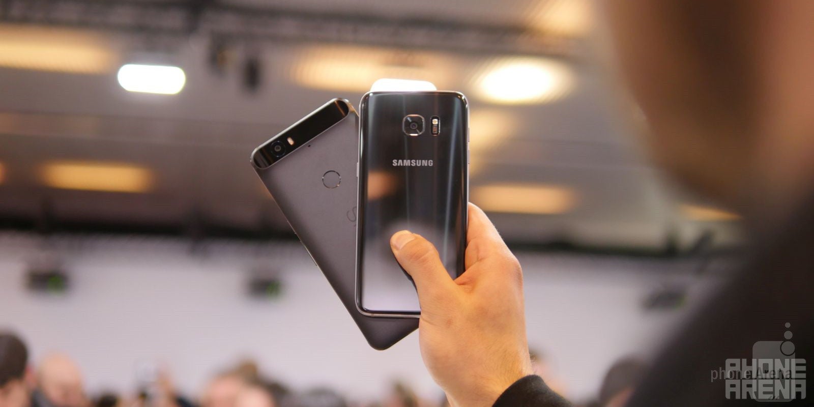 Samsung Galaxy S7 edge vs Google Nexus 6P: first look