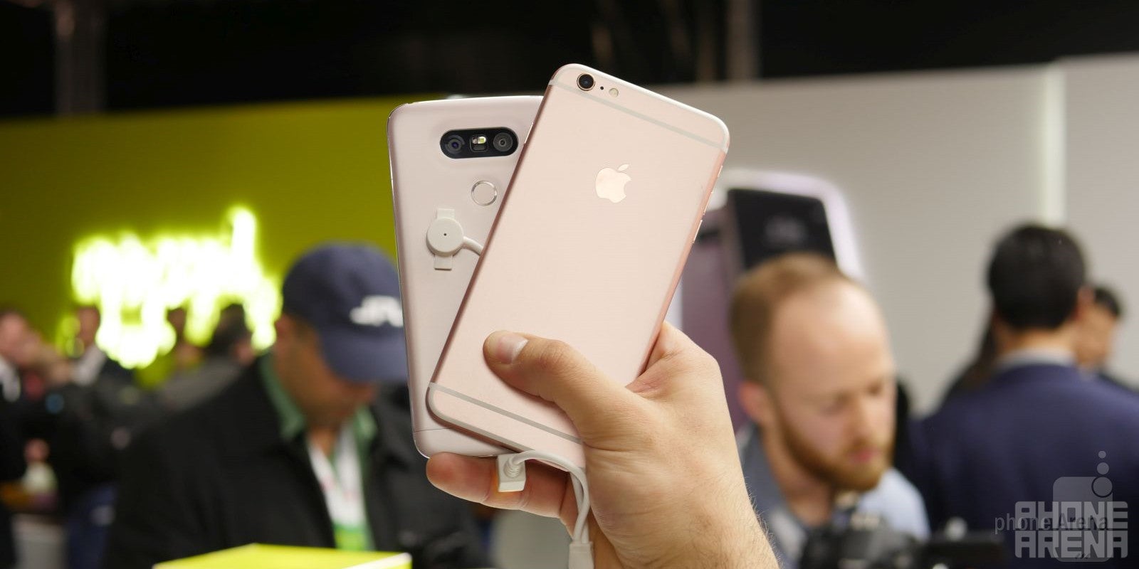LG G5 vs Apple iPhone 6s Plus: first look