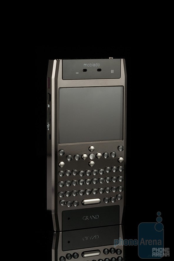 Mobiado Grand 350PRL is themanufacturer&#039;s first QWERTY phone - Mobiado&#039;s first QWERTY phone