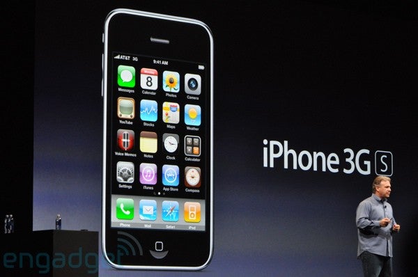 The iPhone 3G S looks identical to the standard 3G - iPhone 3GS announced!