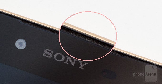 Just recently unboxed, the Xperia Z5 already had accumulated quite some visible dust. - I used the Sony Xperia Z5 for a month and it's a complete mess