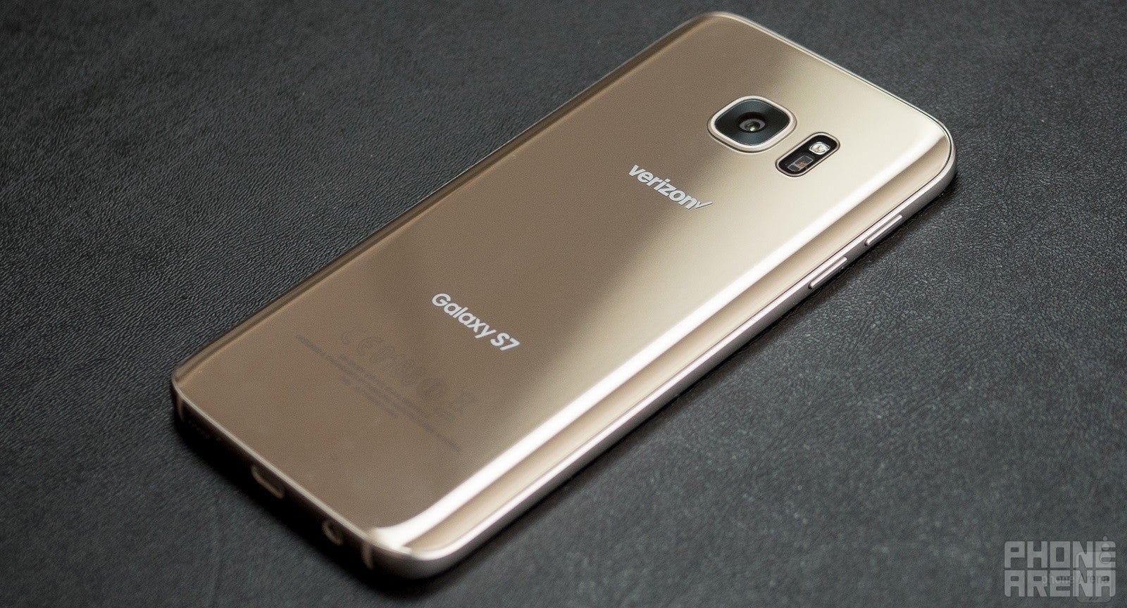 Samsung reportedly shipped nearly 10 million Galaxy S7 units in March, besting analyst expectations