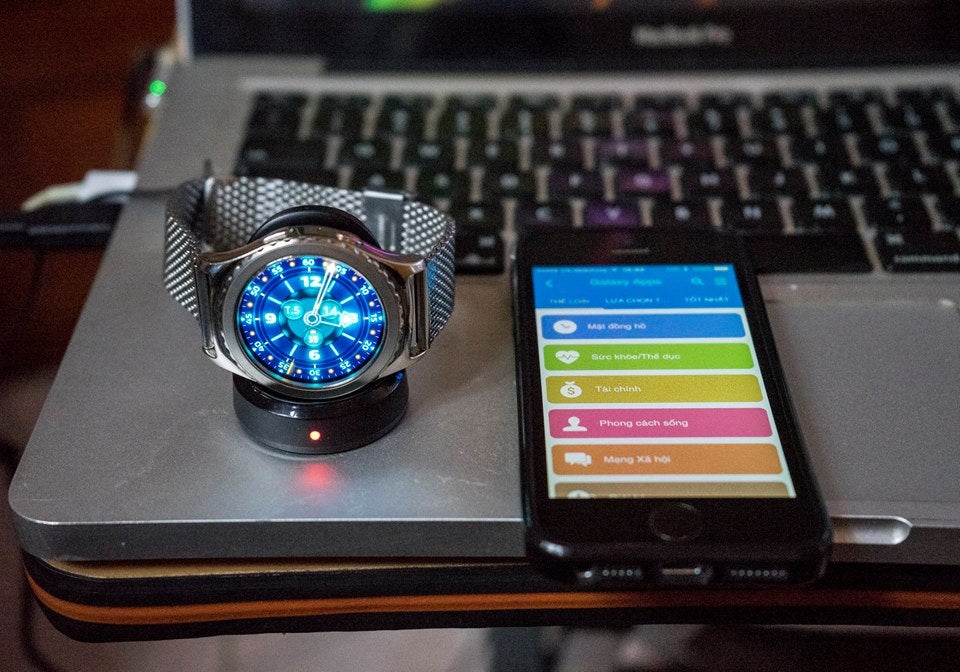 Galaxy gear hotsell s2 iphone