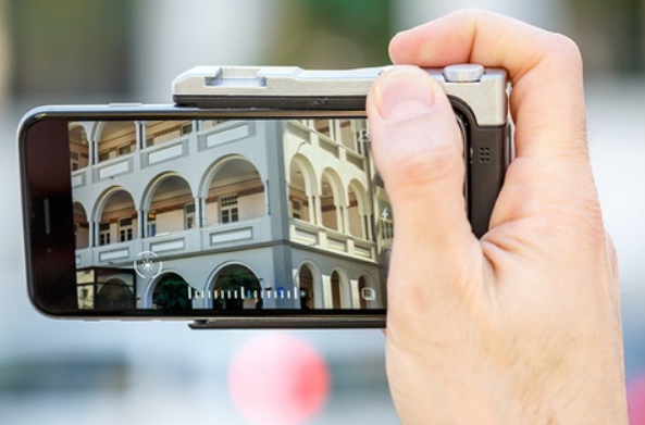 The Pictar turns your iPhone into a DSLR camera - Kickstar listed Pictar turns your iPhone into a DSLR camera