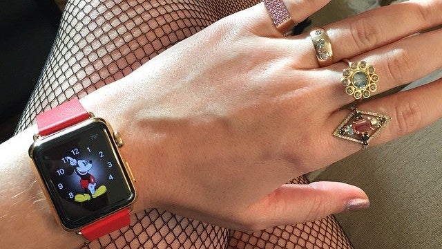 Apple Watch sales might have dropped 40% in the first quarter, but the end isn&#039;t near