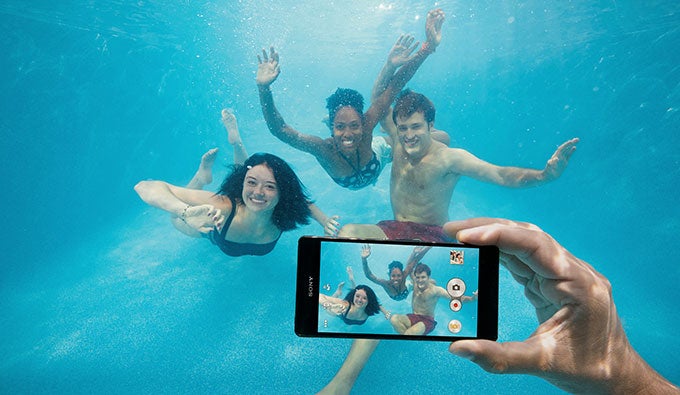 5 best water-resistant smartphones for summer 2016