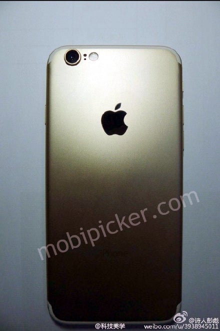 Alleged 4.7-inch iPhone 7 pictured in Gold, most probably a fake