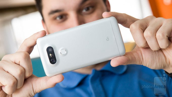 LG G5 - Phones with quick charge: the fastest charging from 0 to 100% (2016 edition)