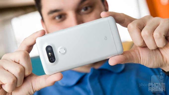 LG G5 - Phones with quick charge: the fastest charging from 0 to 100% (2016 edition)
