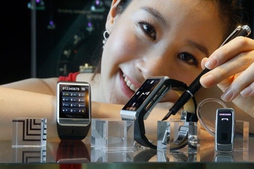 The Samsung S9110 watchphone has a 1.76-inch touchscreen - UPDATED: The Samsung S9110 is a watchphone