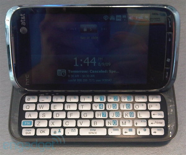 AT&amp;T&#039;s version of the HTC Touch Pro2, the Tilt 2, gets photographed