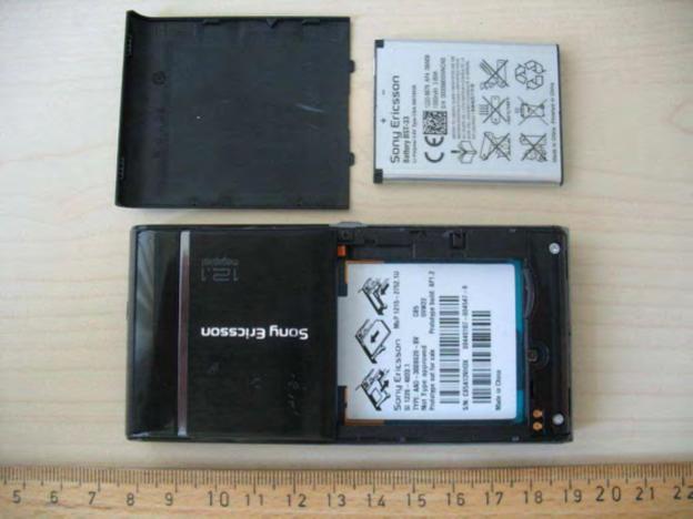 Sony Ericsson's Satio and its' 12.1MP camera visit the FCC