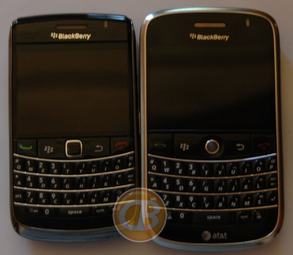 Onyx (L), Bold (R) - BlackBerry 9700 shows up in AT&amp;T&#039;s Internal Sales System