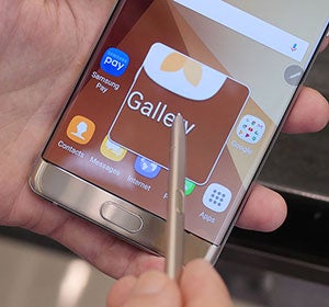 Getting a closer look with Air Command&#039;s Magnify feature - Samsung Galaxy Note 7 hands-on: meet the curved-screen, waterproof new phablet