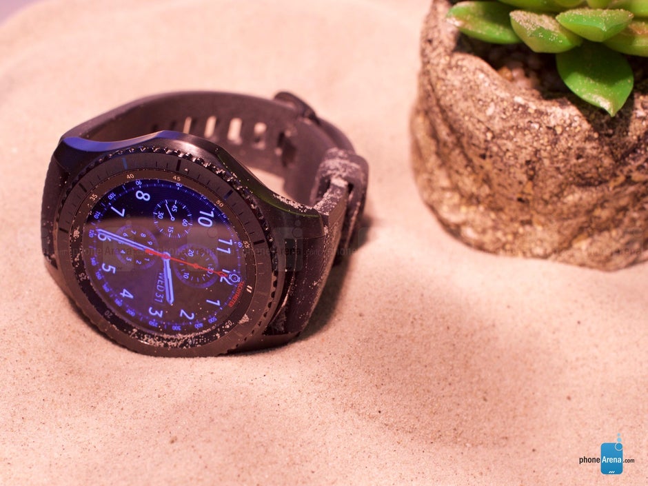 samsung gear s3 frontier on hand