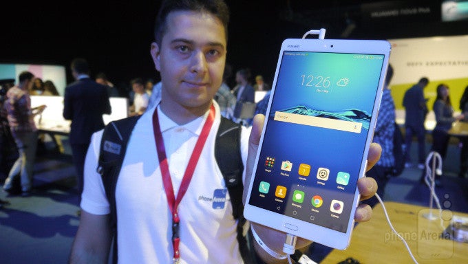 Huawei Mediapad M3 hands-on: small in size, big on sound