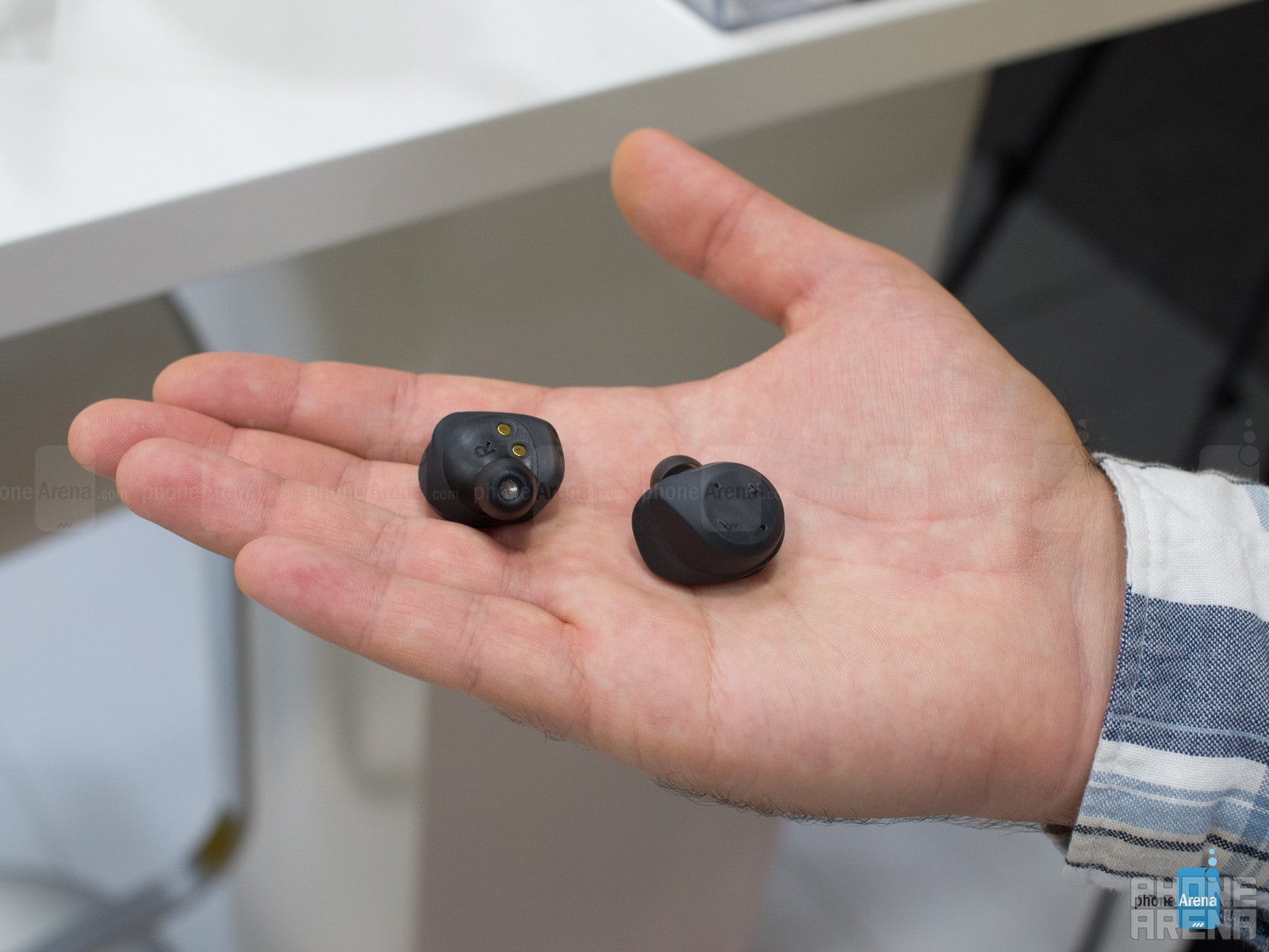 Jabra Elite Sport hands-on: light, sweat-proof, completely wireless earphones