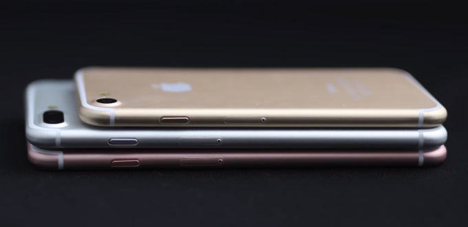 Apple iPhone 7 vs. iPhone 7 Plus, Smartphone Specs Comparison