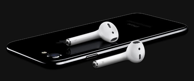 Apple iPhone 7 with the new $160 wireless AirPods - Here is why Apple removed the 3.5mm headset jack from the new iPhone 7